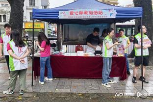 JJ雷迪克炮轰老里：你永远在找借口！哈登交易到快船你都要邀功